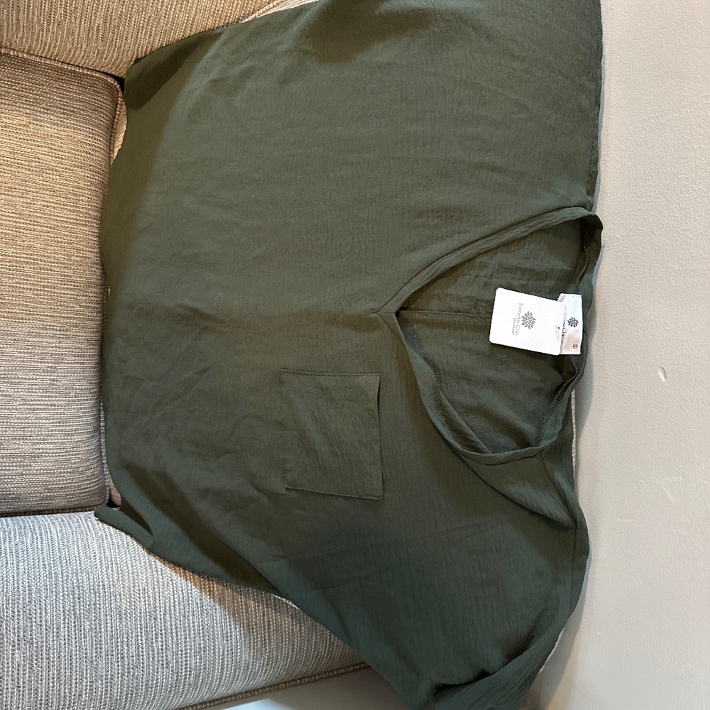 Short sleeve boutique blouse